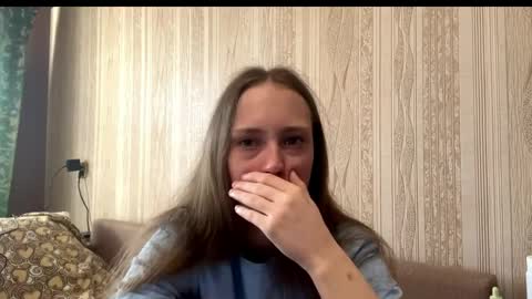 Snapshot of rosariamohre chatting on 04/13/26, 02:06 Emma online show from 04/13/26, 02:06