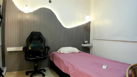 Rose  online show from 04/28/26, 03:11