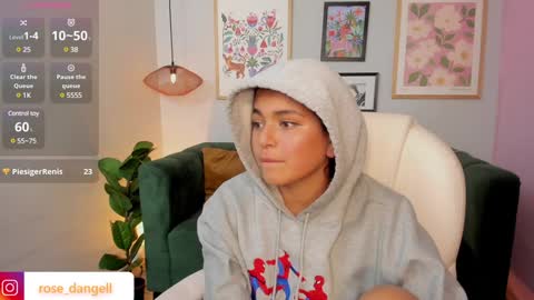 Snapshot of rose_dangel1 chatting on 01/24/25, 10:08 Rose online show from 01/24/25, 10:08