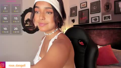 Snapshot of rose_dangel1 chatting on 02/21/25, 10:26 Rose online show from 02/21/25, 10:26