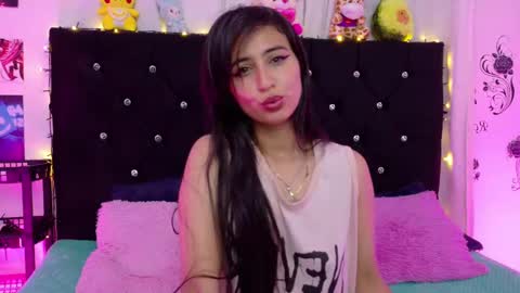 Snapshot of rose_smiley1 chatting on 09/15/25, 03:28 Rose online show from 09/15/25, 03:28