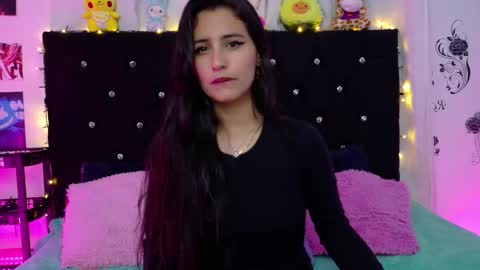 Snapshot of rose_smiley1 chatting on 09/16/25, 04:13 Rose online show from 09/16/25, 04:13