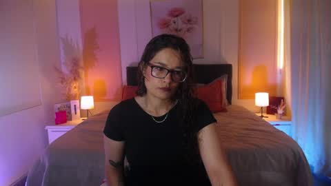 Snapshot of rose_thompson1 chatting on 06/14/26, 01:35 Rose online show from 06/14/26, 01:35