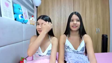 Rose y Miah online show from 07/11/26, 04:26