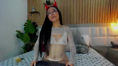 roseaurora online show from 11/25/25, 12:38