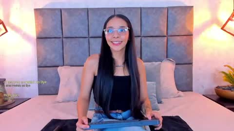 roseaurora online show from 04/17/26, 11:13