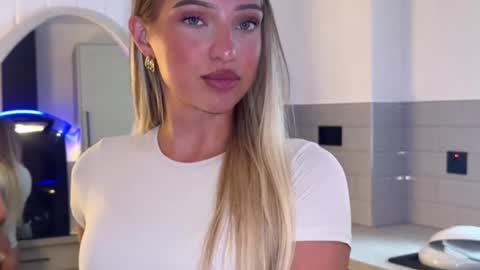 Bella  online show from 07/15/26, 07:13