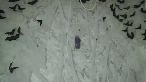 Lyla OF roselinedior online show from 10/15/25, 11:43