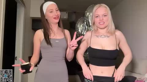 Sophie and Sarah online show from 03/16/26, 07:29