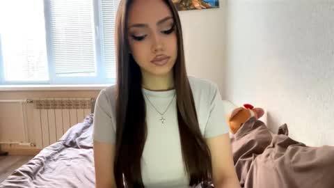 Snapshot of rosenavillifana chatting on 11/02/25, 12:18 Mimi online show from 11/02/25, 12:18