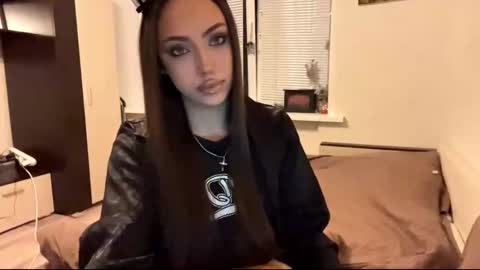 Snapshot of rosenavillifana chatting on 11/28/25, 01:58 Mimi online show from 11/28/25, 01:58