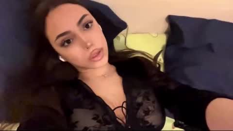 Snapshot of rosenavillifana chatting on 12/03/25, 03:21 Mimi online show from 12/03/25, 03:21