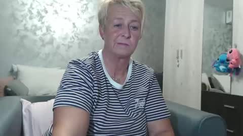 Lovepinklilly online show from 09/18/25, 05:59