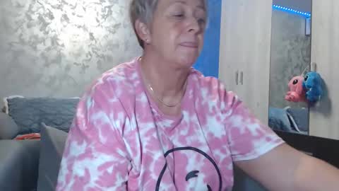 Lovepinklilly online show from 11/29/25, 05:49