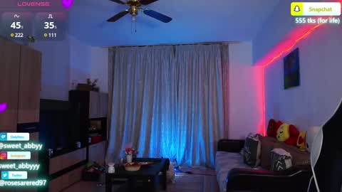 Snapshot of rosesarered97 chatting on 02/07/25, 11:03 Abbygail online show from 02/07/25, 11:03