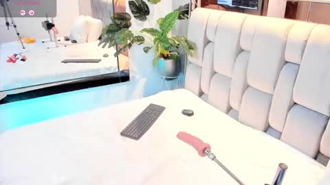 Rose online show from 10/16/25, 05:08