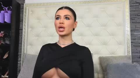 Snapshot of rosevanessa chatting on 01/10/26, 07:43 Gabriela online show from 01/10/26, 07:43