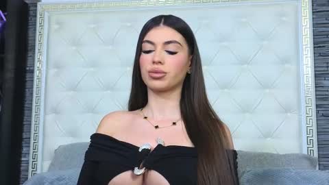 Snapshot of rosevanessa chatting on 02/16/26, 06:20 Gabriela online show from 02/16/26, 06:20