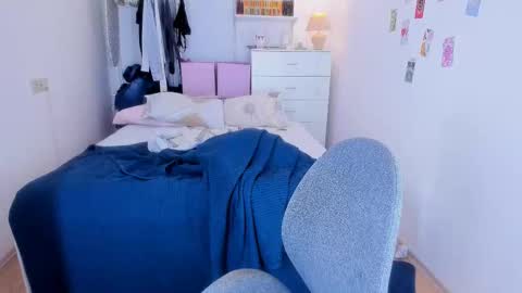 Roshelle online show from 02/19/25, 04:55