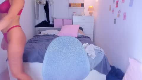 Roshelle online show from 02/27/25, 06:09