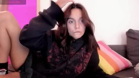 Roshelle online show from 09/24/25, 11:52