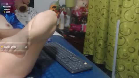 Snapshot of roshy_multisquirt chatting on 06/11/26, 04:05 roshy online show from 06/11/26, 04:05