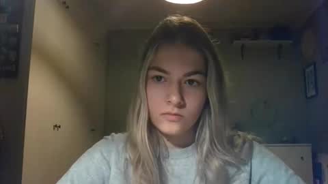 Snapshot of rosie_june chatting on 12/10/24, 12:05 Rosie online show from 12/10/24, 12:05