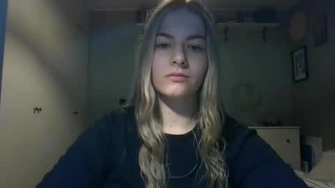 Snapshot of rosie_june chatting on 12/13/24, 11:02 Rosie online show from 12/13/24, 11:02