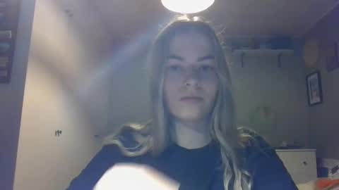 Snapshot of rosie_june chatting on 12/17/24, 10:55 Rosie online show from 12/17/24, 10:55