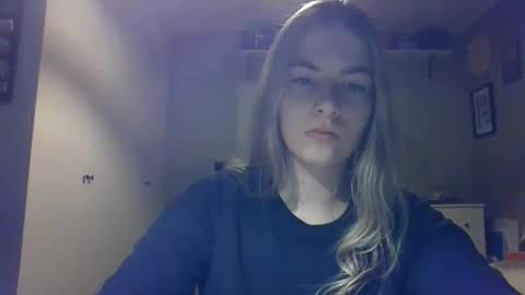 Snapshot of rosie_june chatting on 12/18/24, 07:58 Rosie online show from 12/18/24, 07:58