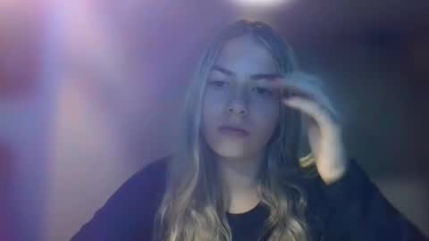 Snapshot of rosie_june chatting on 02/04/25, 11:05 Rosie online show from 02/04/25, 11:05