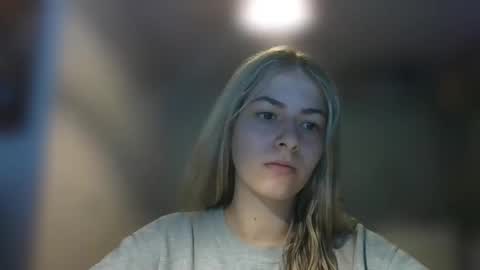 Snapshot of rosie_june chatting on 02/06/25, 10:48 Rosie online show from 02/06/25, 10:48