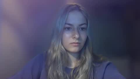 Snapshot of rosie_june chatting on 02/10/25, 10:53 Rosie online show from 02/10/25, 10:53