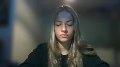 Snapshot of rosie_june chatting on 02/21/25, 11:11 Rosie online show from 02/21/25, 11:11