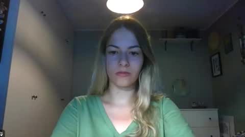 Snapshot of rosie_june chatting on 09/12/25, 06:46 Rosie online show from 09/12/25, 06:46