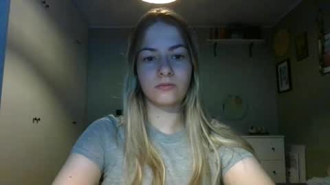 Snapshot of rosie_june chatting on 09/17/25, 06:37 Rosie online show from 09/17/25, 06:37