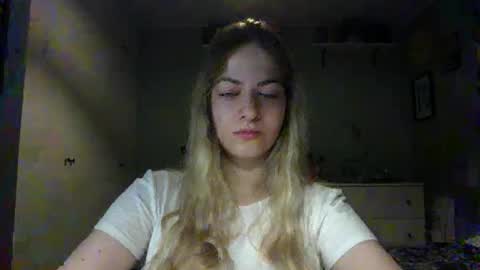 Snapshot of rosie_june chatting on 10/07/25, 06:54 Rosie online show from 10/07/25, 06:54