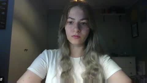 Snapshot of rosie_june chatting on 10/09/25, 07:28 Rosie online show from 10/09/25, 07:28