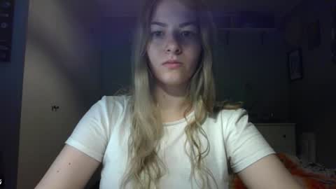 Snapshot of rosie_june chatting on 10/27/25, 07:34 Rosie online show from 10/27/25, 07:34