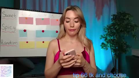 Rosie online show from 06/25/26, 05:12