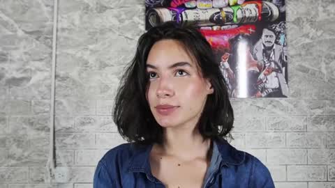 Snapshot of ross_b1 chatting on 02/16/25, 06:43 ROSS - online show from 02/16/25, 06:43