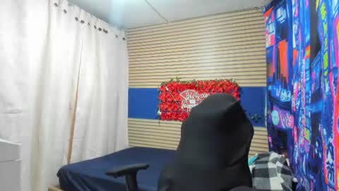 Snapshot of rosse_25 chatting on 07/20/26, 10:18 Would you like to help me with supplementation and sports suits so I can compete in powerlifting online show from 07/20/26, 10:18