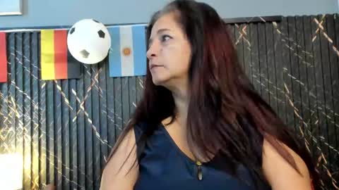 Snapshot of rosse_milf1 chatting on 07/15/26, 11:37 rosse_milf1 online show from 07/15/26, 11:37
