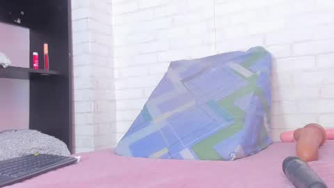 rosse_thompson11 online show from 02/08/25, 08:21