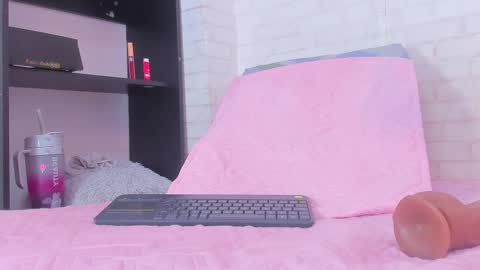 rosse_thompson11 online show from 02/18/25, 08:14
