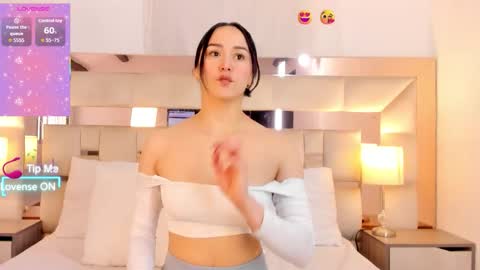 Snapshot of rosshazel chatting on 03/24/26, 02:33 online show from 03/24/26, 02:33