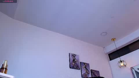 Snapshot of rossi_ss1 chatting on 06/14/26, 04:58 Ross online show from 06/14/26, 04:58