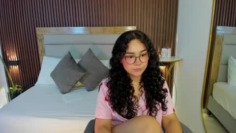 rossie_lanie_ online show from 04/04/26, 07:22