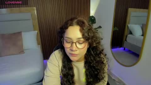 rossie_lanie_ online show from 04/23/26, 07:49