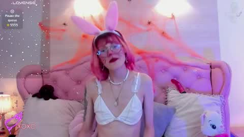 Snapshot of rossiie_hunt_ chatting on 10/22/25, 05:56 rossiie_hunt_ online show from 10/22/25, 05:56